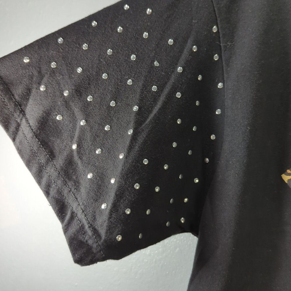 AC/DC Women's Size Large Black Studded Sleeve Leopard Print Cropped T‎ Shirt 496 - Picture 3 of 7